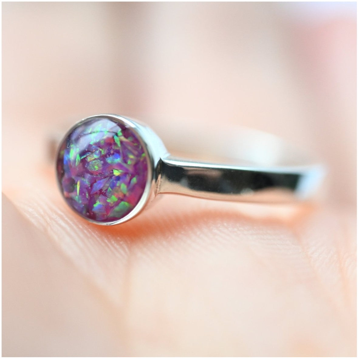Sterling Silver 6mm Round Memorial Ring with Custom Ashes or Hair – A personalised ring featuring a 6mm round setting, filled with cremation ashes or hair and opal flakes.