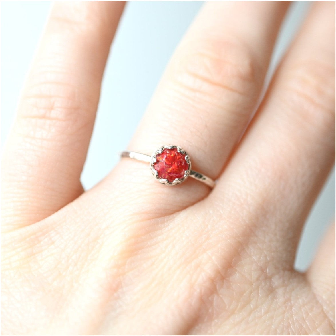 Personalised 6mm Sterling Silver Memorial Ring with Ashes – A minimalist stacking ring designed to hold a loved one’s ashes in a 6mm stone.