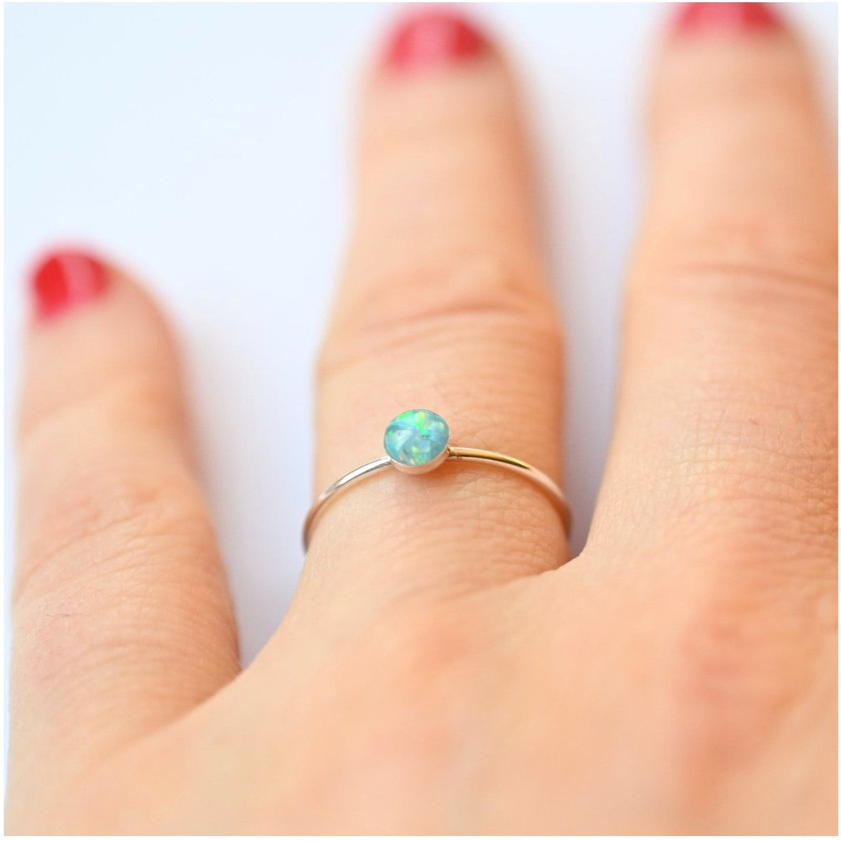 Minimalist Memorial Ring with 4mm Ashes Stone in Sterling Silver – A dainty sterling silver memorial ring with a 4mm stone, designed for everyday wear and stacking.