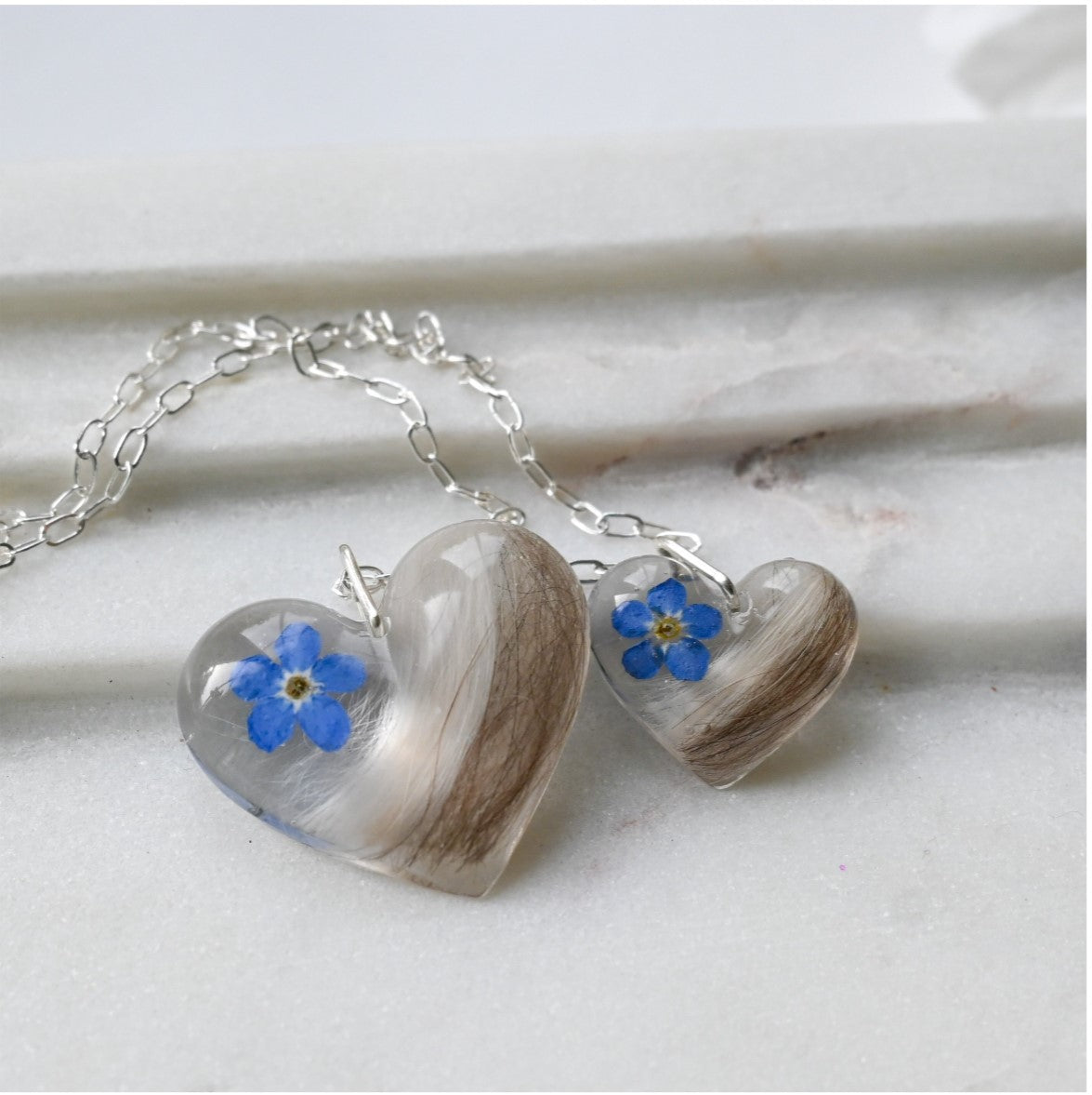 Custom Pet Fur Memory Necklace Set with Two Heart Pendants – A unique keepsake necklace with two handcrafted resin hearts (18mm & 24mm), preserving pet fur and sentimental flowers.