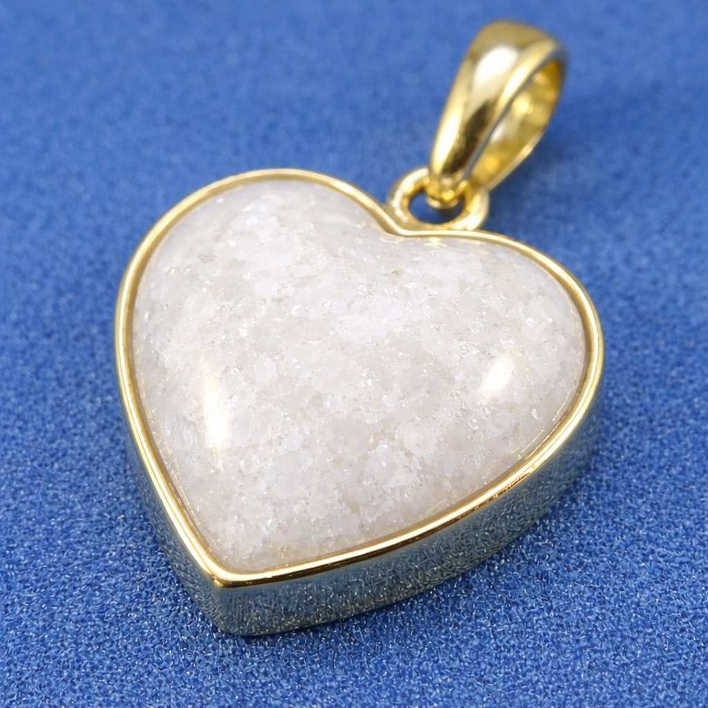 9ct Gold Heart Memorial Pendant | Ashes, Hair or Flowers | Hallmarked Birmingham Assay Office