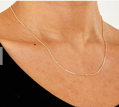 9ct Yellow Gold Oval Memorial Locket with Leaf Detail — Ashes, Hair & Fur Keepsake