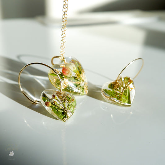 Wedding bouquet preservation, Bridal flower necklace and earrings set, Wedding keepsake, Flower preservation Wedding flower pendant for wife
