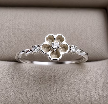 Forget-me-not CZ 925 silver ring close up showing flower and CZ stones — blank silver