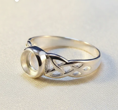 Silver 925 Celtic Knotwork Shoulder Memorial Ring — 6mm Resin Setting | Ashes, Hair & Fur Keepsake