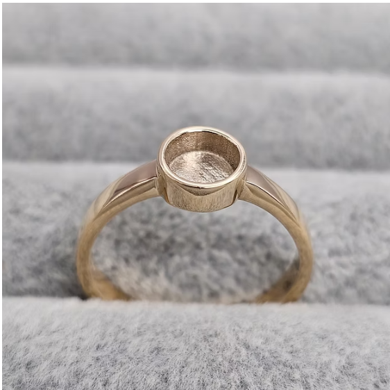 9ct yellow gold plain round 6mm bezel ring front view showing empty bezel