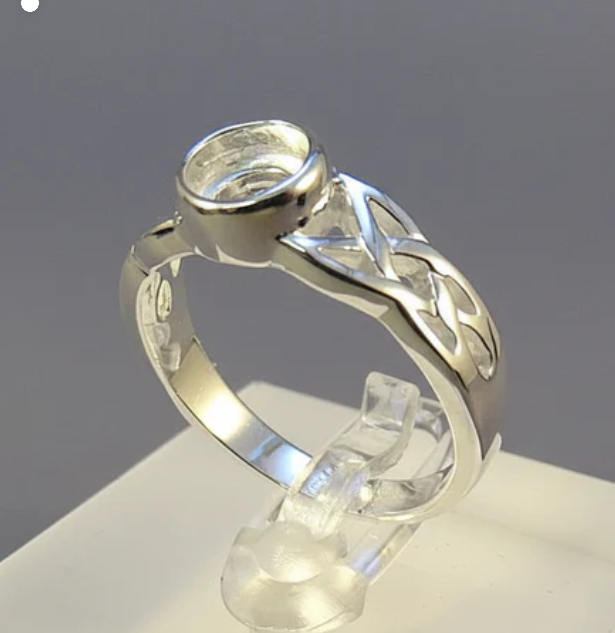 Silver 925 Celtic Knotwork Shoulder Memorial Ring — 6mm Resin Setting | Ashes, Hair & Fur Keepsake