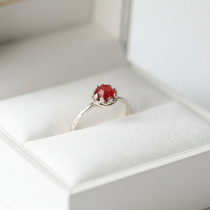 Elegant 6mm Memorial Ashes Ring in Sterling Silver – A timeless keepsake ring with a 6mm ashes-infused stone, crafted in high-quality sterling silver.